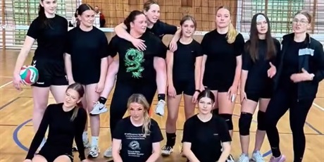 AWANS REPREZENTACJI DZIEWCZĄT W SIATKÓWCE DO PÓŁFINAŁÓW