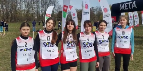 Powiększ grafikę: druzynowy-bieg-przelajowy-687569.jpg