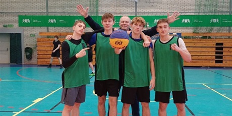 Powiększ grafikę: eliminacje-do-mistrzostw-gdanska-w-koszykowce-3x3-chlopcow-658730.jpg