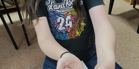 Powiększ grafikę: halloween-z-robalami-w-bibliotece-652311.jpg