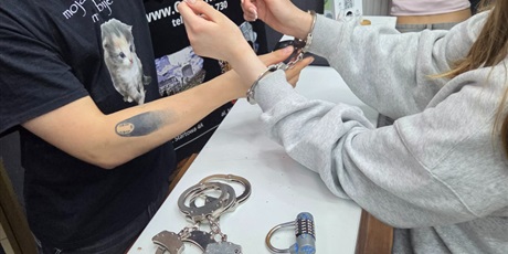 Powiększ grafikę: ie-w-escape-room-686837.jpg