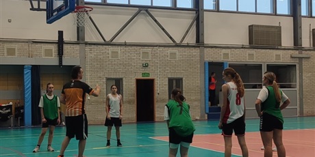 Powiększ grafikę: mistrzostwa-gdanska-w-koszykowce-3x3-dziewczat-660312.jpg