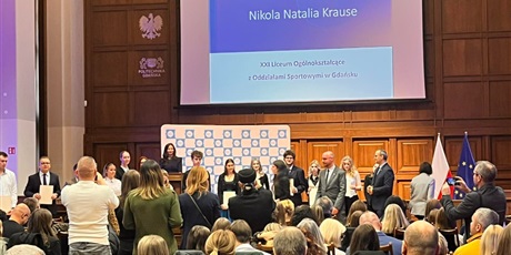 NAGRODA PREZESA RADY MINISTRÓW DLA UZDOLNIONEJ UCZENNICY KLASY 3F Z NASZEJ SZKOŁY