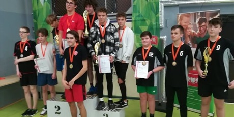 Nasza szkoła, reprezentowana przez Nikodema i Marcela Raka z klasy 3G, zajęła 3 miejsce w badmintonie w ramach Gdańskiej Licealiady. 💪🏆 