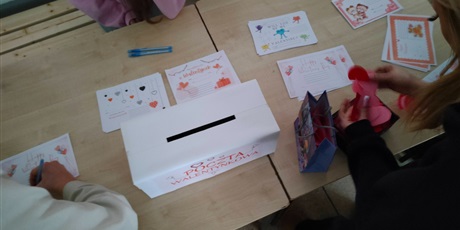 Powiększ grafikę: piatek-13-lutego-swieto-walentynek-w-naszej-szkole-675029.jpg