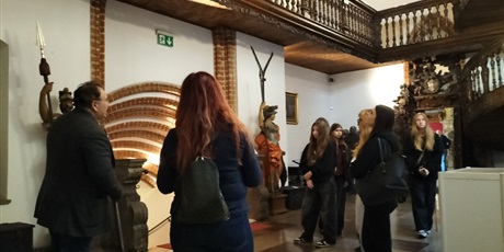 Powiększ grafikę: spacer-edukacyjny-droga-krolewska-wycieczka-klasy-iii-f-663530.jpg