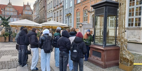 Powiększ grafikę: spacer-edukacyjny-droga-krolewska-wycieczka-klasy-iii-f-663532.jpg