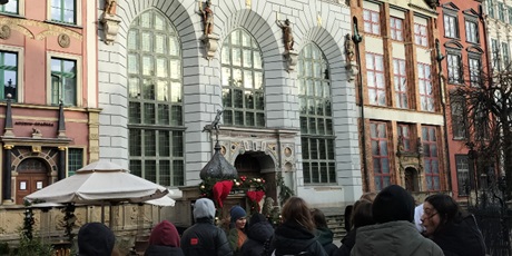 Powiększ grafikę: spacer-edukacyjny-droga-krolewska-wycieczka-klasy-iii-f-663533.jpg