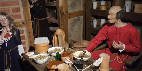 Powiększ grafikę: spacer-edukacyjny-po-gdansku-661150.jpg