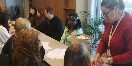 Powiększ grafikę: spotkanie-z-pracownikami-hospicjum-655755.jpg