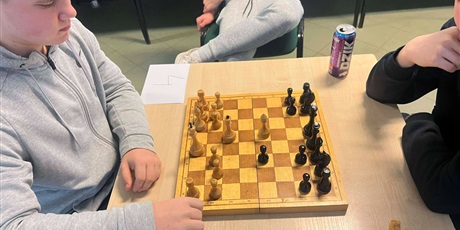 Powiększ grafikę: szkolny-turniej-szachowy-680975.jpg