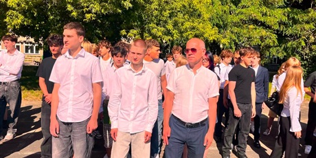 Powiększ grafikę: uroczyste-zakonczenie-roku-szkolnego-2025-2026-706378.jpg