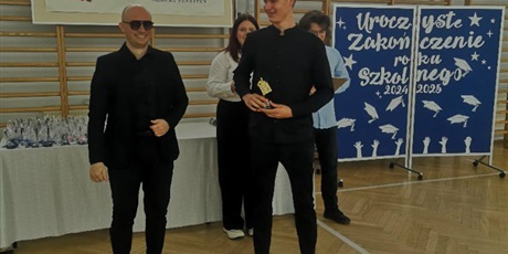 Powiększ grafikę: uroczyste-zakonczenie-roku-szkolnego-klas-czwartych-610685.jpg