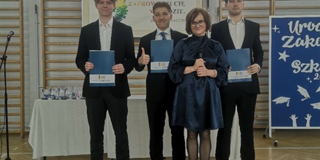 Powiększ grafikę: uroczyste-zakonczenie-roku-szkolnego-klas-czwartych-610688.jpg