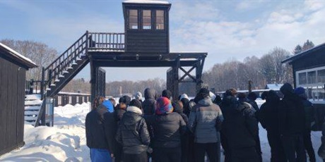 WIZYTA MATURZYSTÓW W MUZEUM STUTTHOF – LEKCJA HISTORII I PAMIĘCI