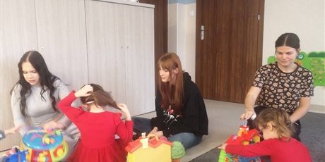 Powiększ grafikę: wizyta-szkolnego-kola-wolontariatu-xxi-lo-w-domu-im-janusza-korczaka-w-gdansku-666450.jpg