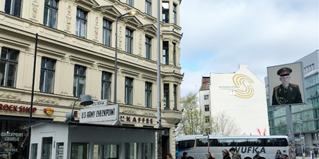 Powiększ grafikę: wycieczka-do-berlina-i-poczdamu-607623.jpg
