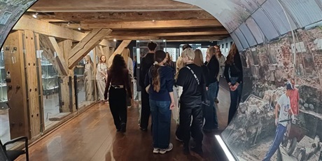 Powiększ grafikę: wycieczka-klasy-2b-sladami-historii-gdanska-660719.jpg