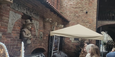 Powiększ grafikę: wycieczka-klasy-2c-po-historycznym-gdansku-664179.jpg