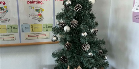 Powiększ grafikę: wyniki-konkursu-na-najpiekniej-udekorowana-sale-z-okazji-swiat-669526.jpg