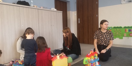 Powiększ grafikę: WIZYTA SZKOLNEGO KOŁA WOLONTARIATU XXI LO W DOMU IM. JANUSZA KORCZAKA W GDAŃSKU