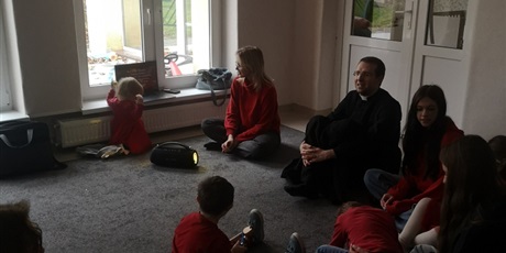 Powiększ grafikę: WIZYTA SZKOLNEGO KOŁA WOLONTARIATU XXI LO W DOMU IM. JANUSZA KORCZAKA W GDAŃSKU