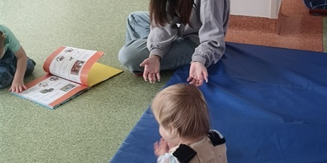 Powiększ grafikę: WIZYTA W DOMU DZIECKA