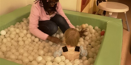 Powiększ grafikę: WIZYTA W DOMU DZIECKA